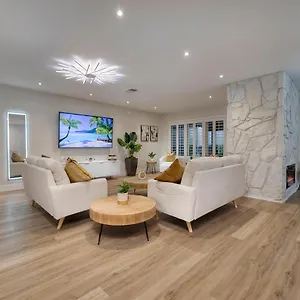  Holiday home Single Story Minutes From Summerlin With Rv Parking & Dog Friendly